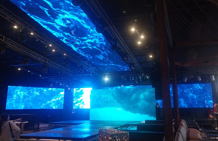 Pantalla LED Indoor en centro de convenciones